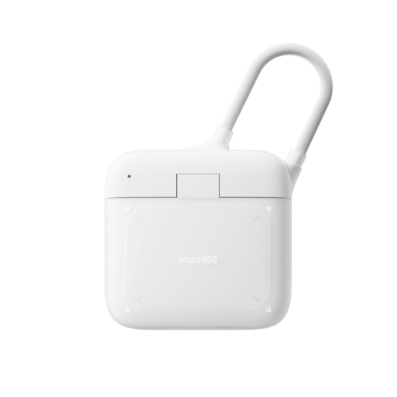 Insta360 二合一讀卡器 + 保護套