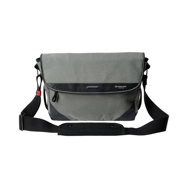 Artisan & Artist ACAM-9100 New Camera Bag (Flap Type)